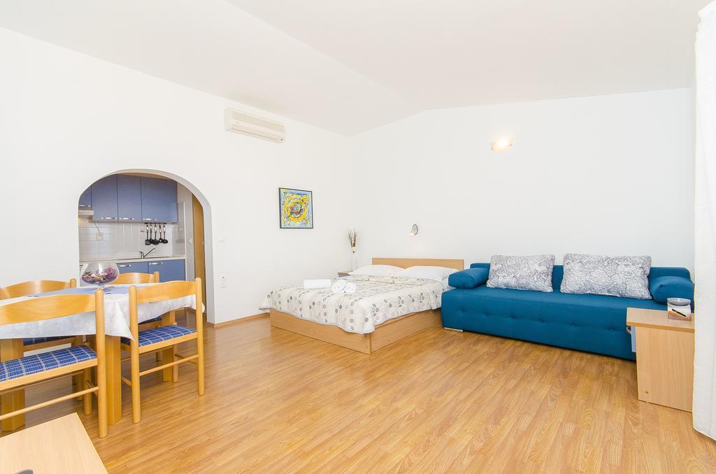 Apartments Kunac Podgora Rum bild